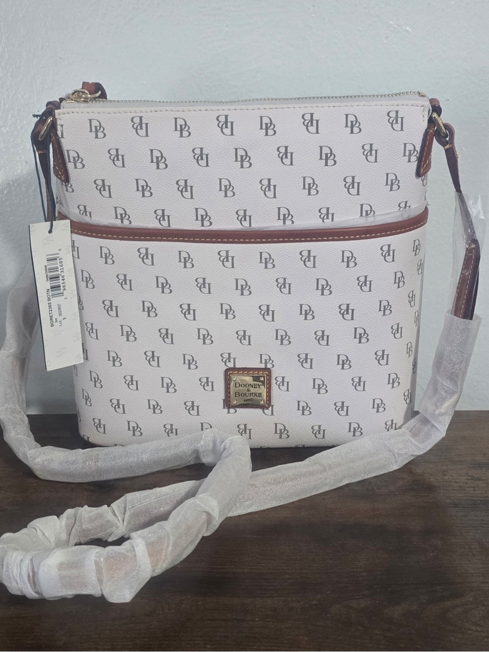 NWT Dooney & Bourke Cream Monogram Crossbody with Brown Trim - Picture 3 of 5
